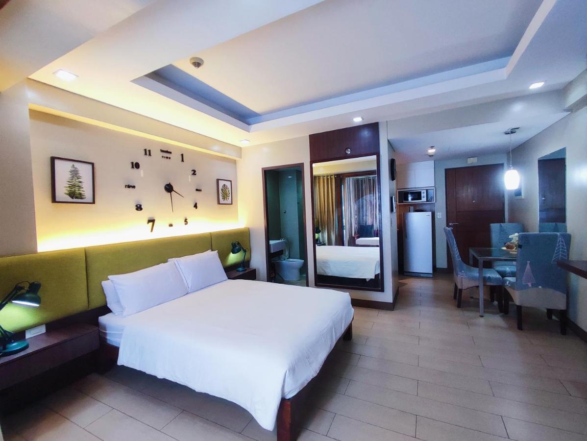 Two Palmtree Villas Newport Boulevard Near Naia 3 Pasay City Манила Экстерьер фото